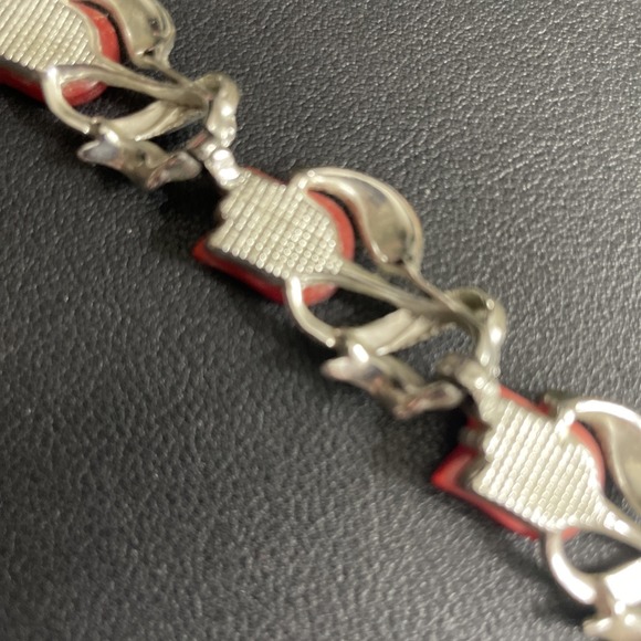 Vintage STAR Thermoset Bracelet Tulip Red Silver Tone Lucite Midcentury Floral - Picture 8 of 10